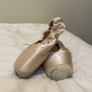 Used Russian Pointe Ballet Pointe Shoes - worn by a real ballerina